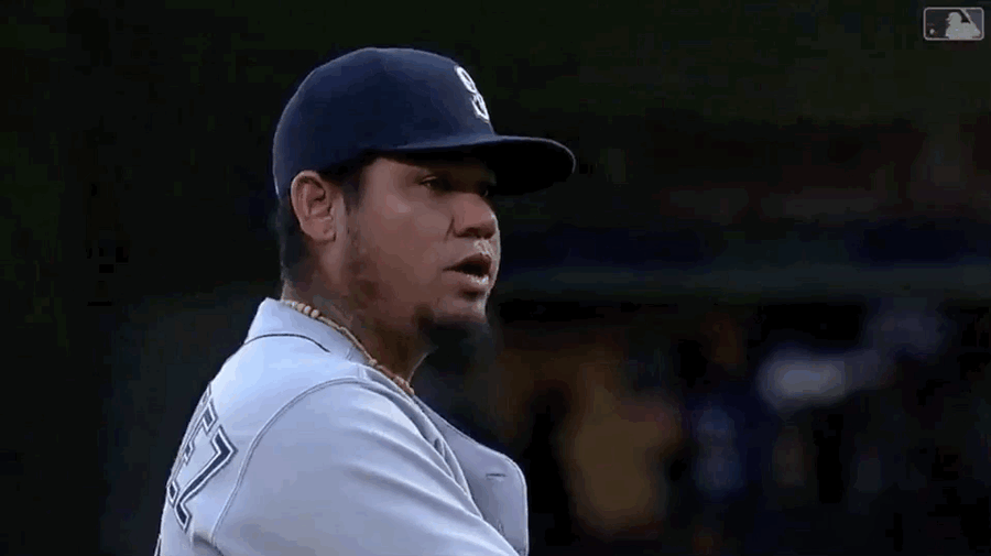 Félix Hernández Can't Contain His Laughter After Ugly Adrián Beltré Strikeout
