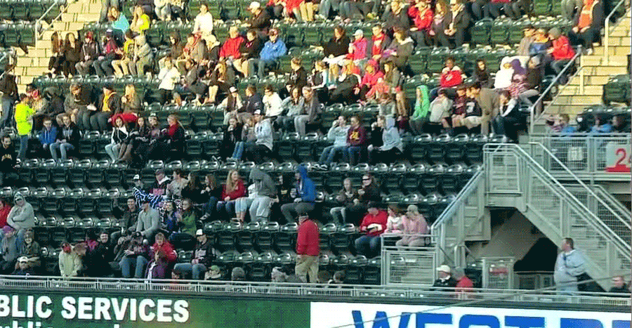 Twins Fan Gives Finger To Little Girl Who Won&#39;t Throw Back HR Ball [Update]