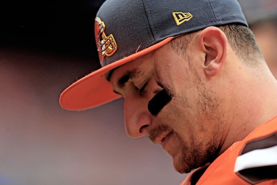 Report: Johnny Manziel Partied In Vegas With A Fake Wig And Mustache 