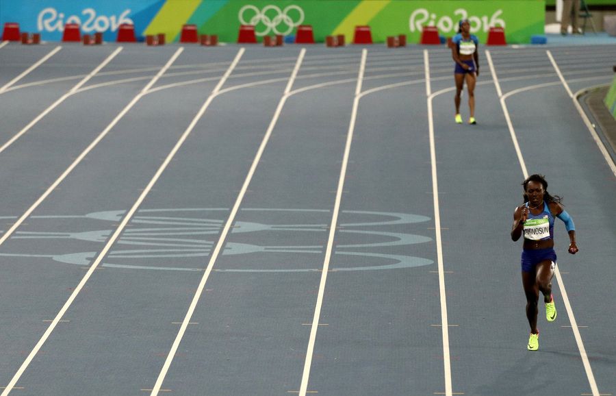 U.S. Women's 4x100m Relay Team Qualifies For Final On Empty Track