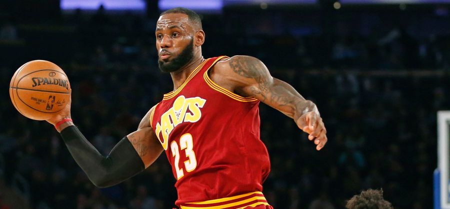 The Cavs And Warriors Flexed On The NBA Last Night