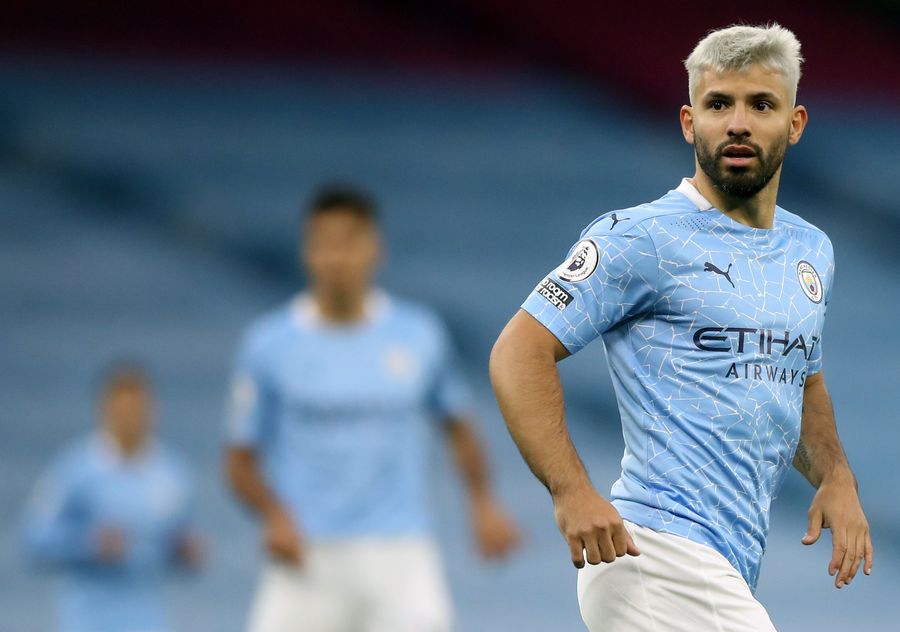 Hands off, Sergio Aguero — at a minimum, touch of lineswoman should have been carded