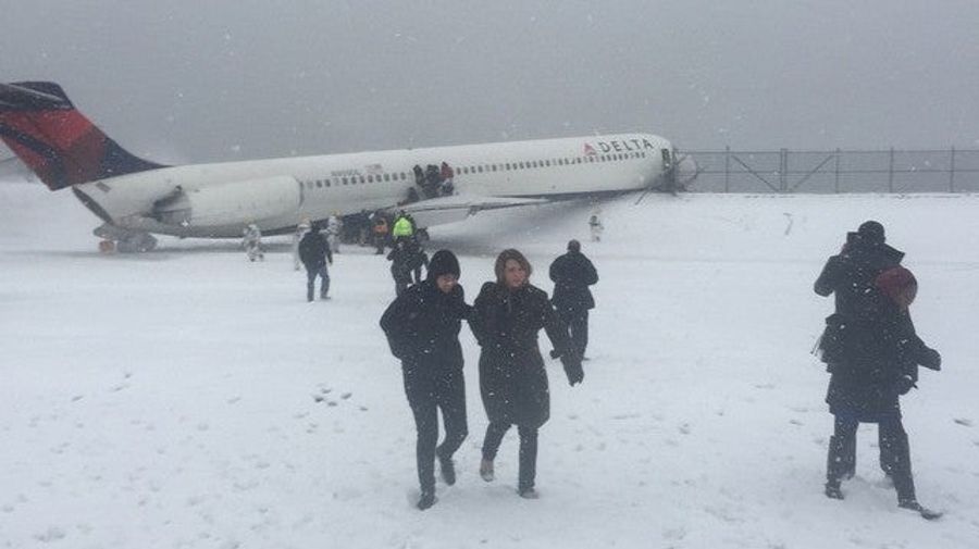 Giants TE Larry Donnell Was On Plane That Skidded Off Runway