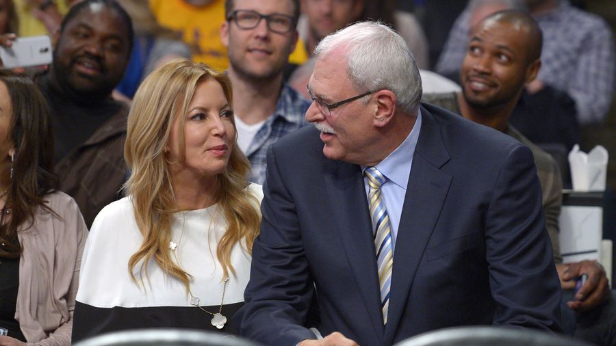 Some Things We Noticed About Phil Jackson&#39;s Engagement-Ending Tweet