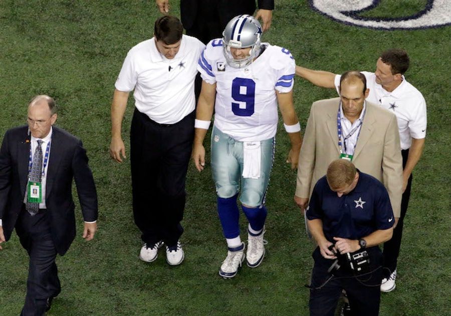 Jerry Jones: Tony Romo's Status Depends On His Pain Tolerance