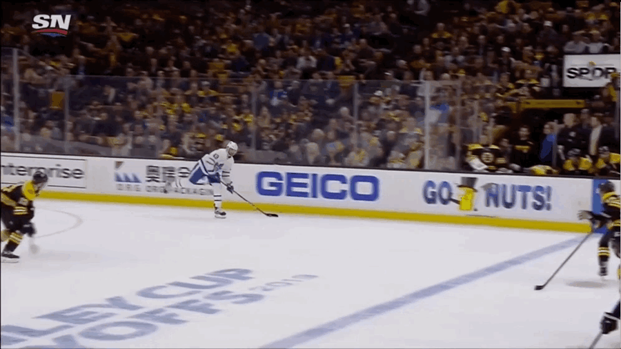 Leafs' Nazem Kadri Sets Up Beautiful Breakaway For William Nylander With Pinpoint Feed