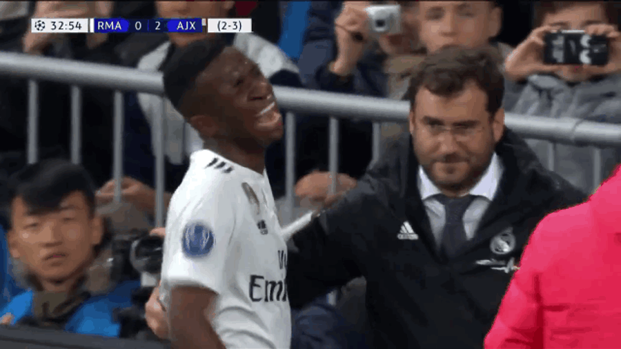 Real Madrid Starlet Vinícius Openly Sobs On Pitch After Being Forced Off With An Injury