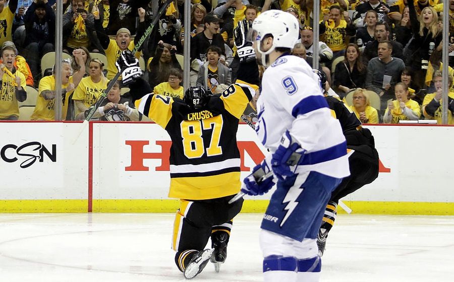 Sidney Crosby Scores Right In Jeremy Roenick&#39;s Dumb Face