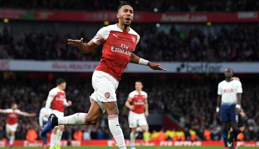 Tottenham Fan Arrested For Throwing Banana At Pierre-Emerick Aubameyang<em></em>