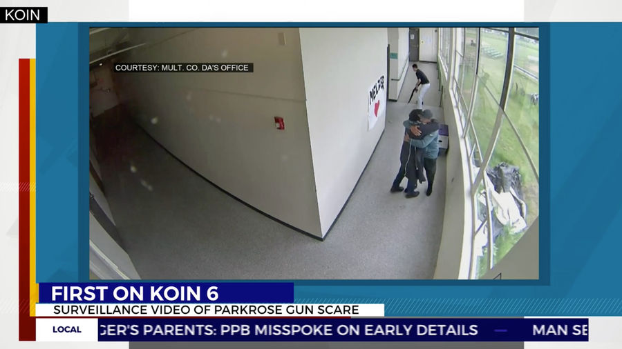 Video Shows Former Oregon Receiver Keanon Lowe Disarming, Hugging Suicidal Student
