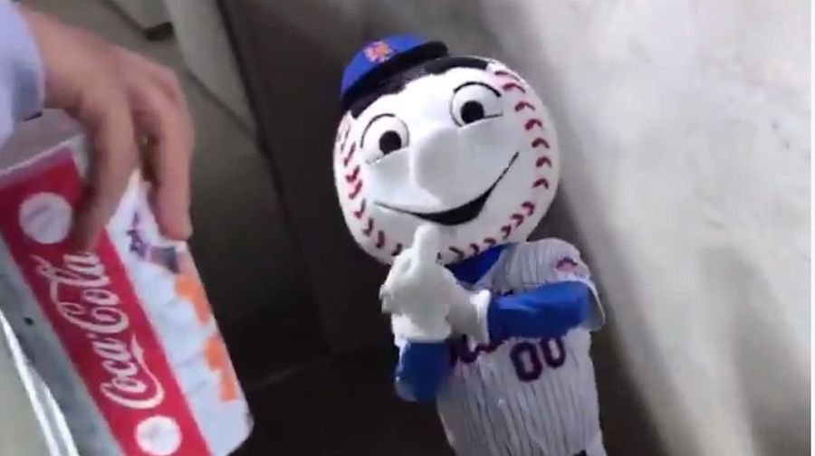 Mets Apologize After Mr. Met Gets Caught Flipping The Bird At A Fan