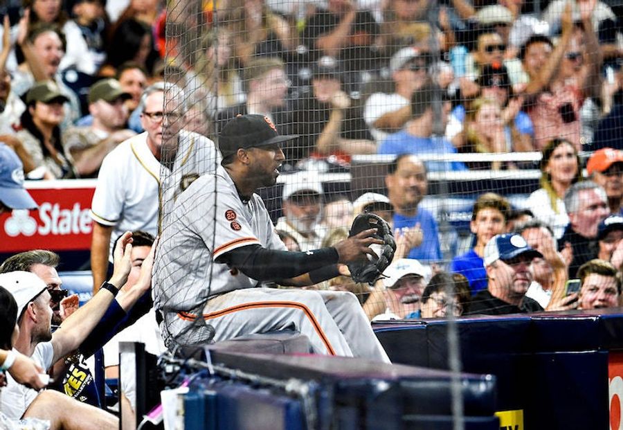 Buster Posey Loses Sight Of Foul Ball; Eduardo Núñez Saves The Day<em></em><em></em>