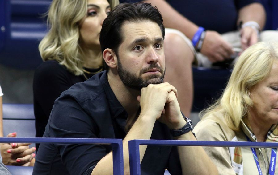 Reddit Founder Logs On To Defend His Wife Serena Williams, Wrestles With His Own Creation<em></em>