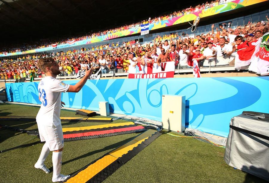 Manchester United's Luke Shaw Is The Next Gareth Bale, Even If He's Not