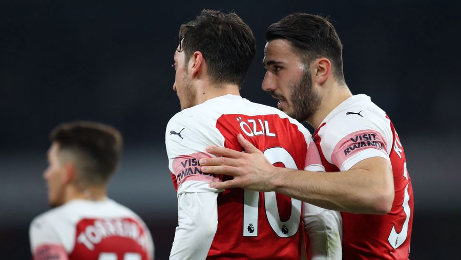 Mesut Özil And Sead Kolašinac Attacked By Knife-Wielding Thieves While Driving In London