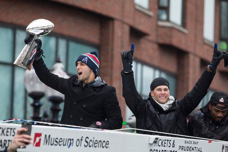 The Patriots Will Soon Have To Choose Between Tom Brady And Jimmy Garoppolo<em></em>