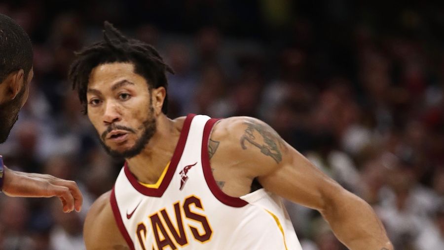 Derrick Rose Returns From Self-Exile To Play Basketball Poorly Sometimes<em></em>