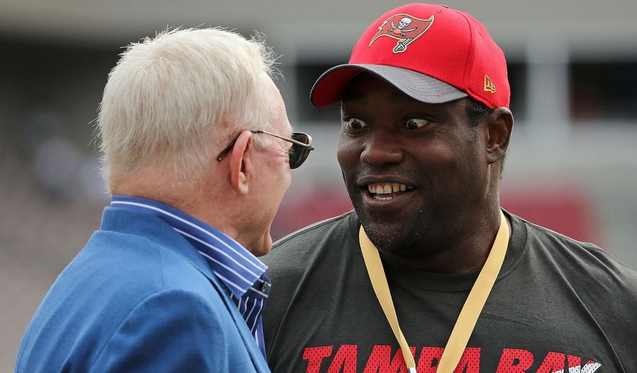 Warren Sapp Got Bitten By A Shark, But He&#39;s Okay