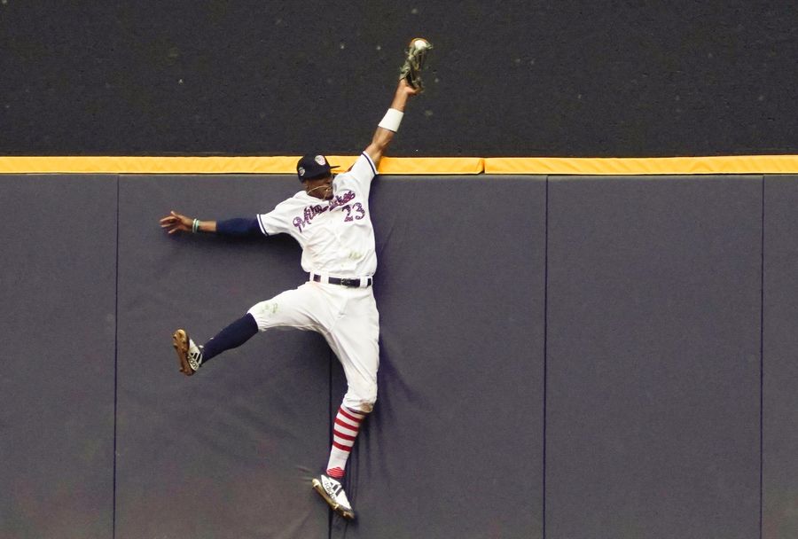 Brewers Outfielder Keon Broxton Was Pumped After His Fantastic Home-Run Robbery