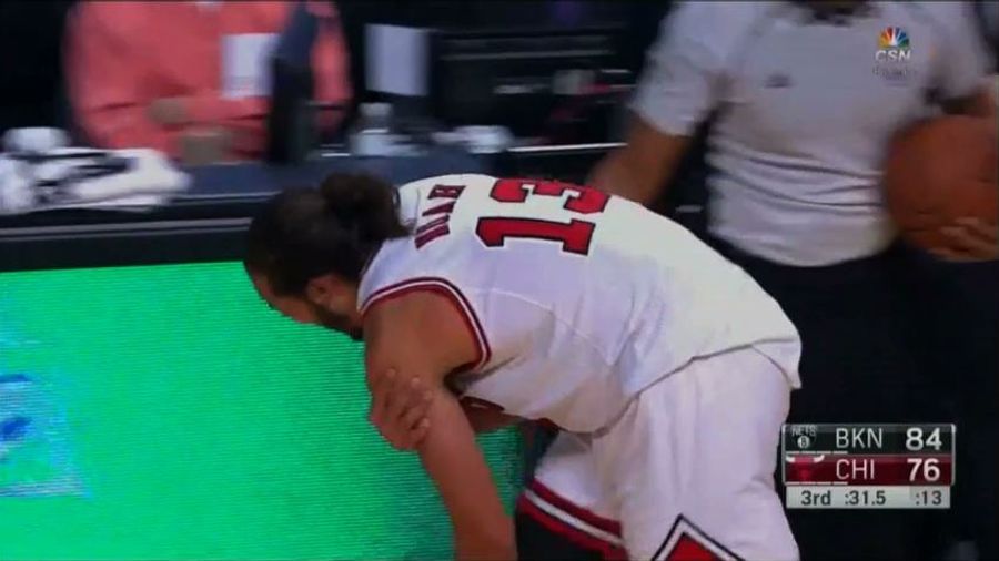 Joakim Noah Leaves Bulls Loss With Shoulder Sprain