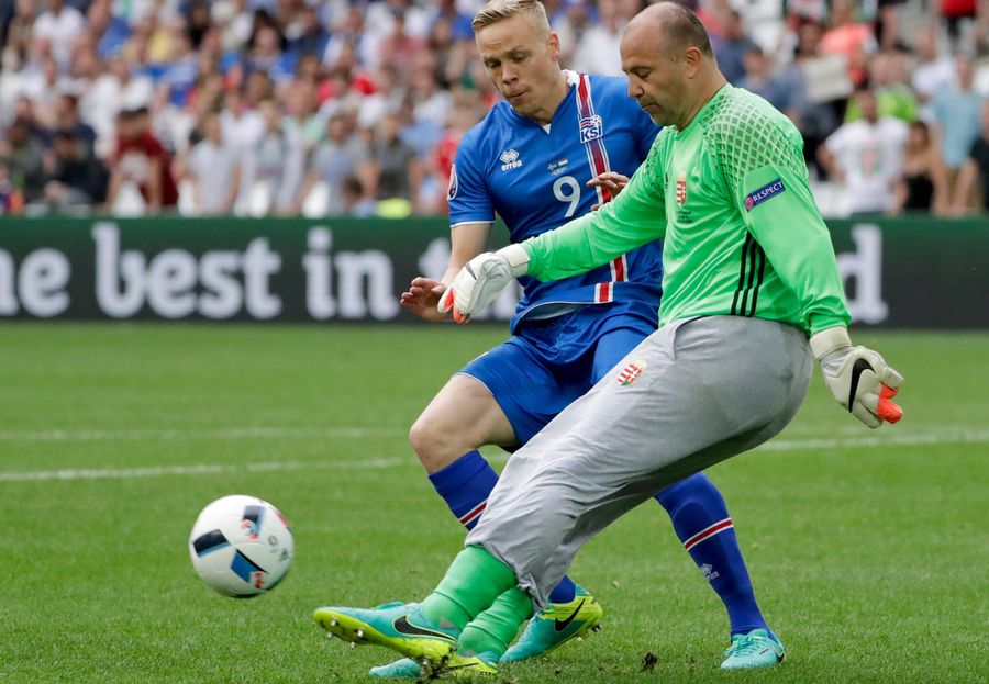With Gábor Király's Official Sweatpants, You Too Can Dress Like A Soccer Dad