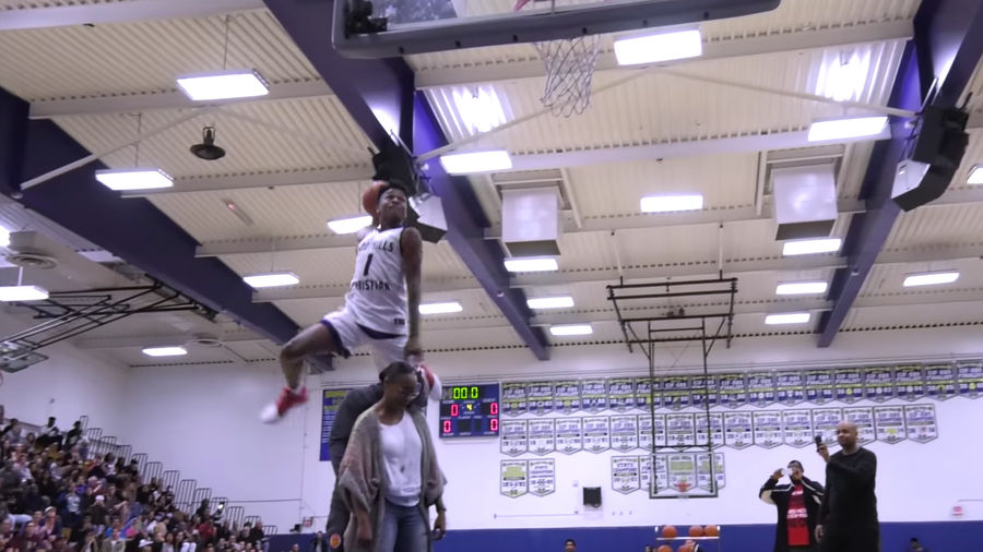 UCLA Commit Jaylen Hands Jumps Over His Mom And Dad For Perfect Dunk
