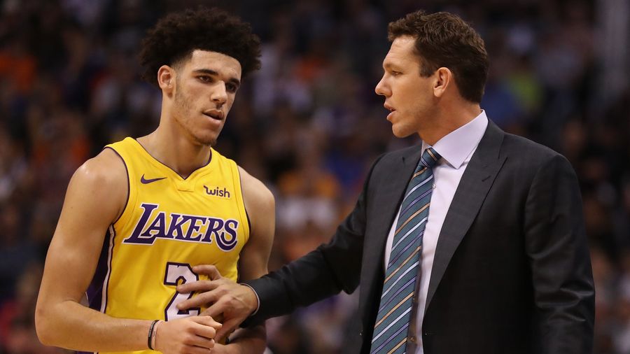 Luke Walton Jokes He Took Out Lonzo Ball Because "His Dad Was Talking Shit"