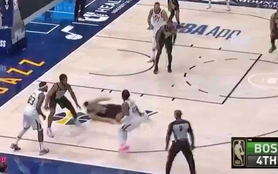 SEE IT: Donovan Mitchell breaks defender’s legs without even really trying