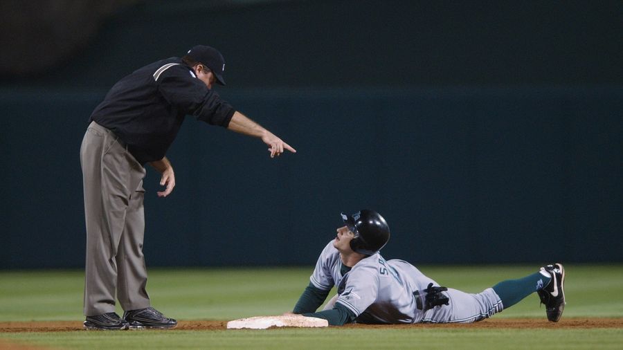 Mic-ing Umpires Doesn&#39;t Solve Anything
