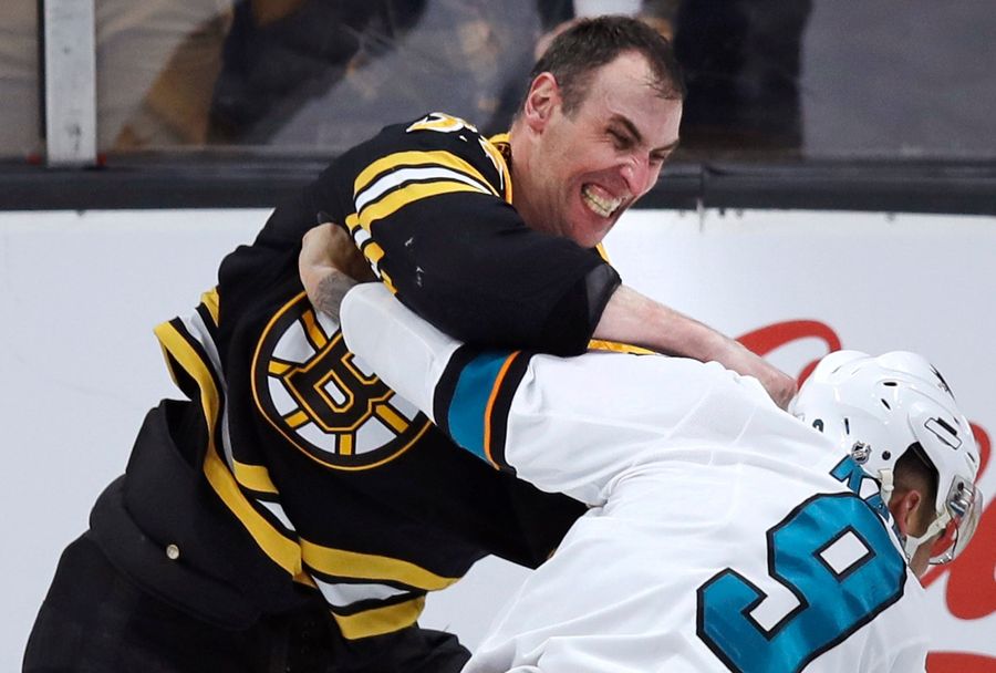 Evander Kane Fought Zdeno Chara And It Went About How You'd Expect