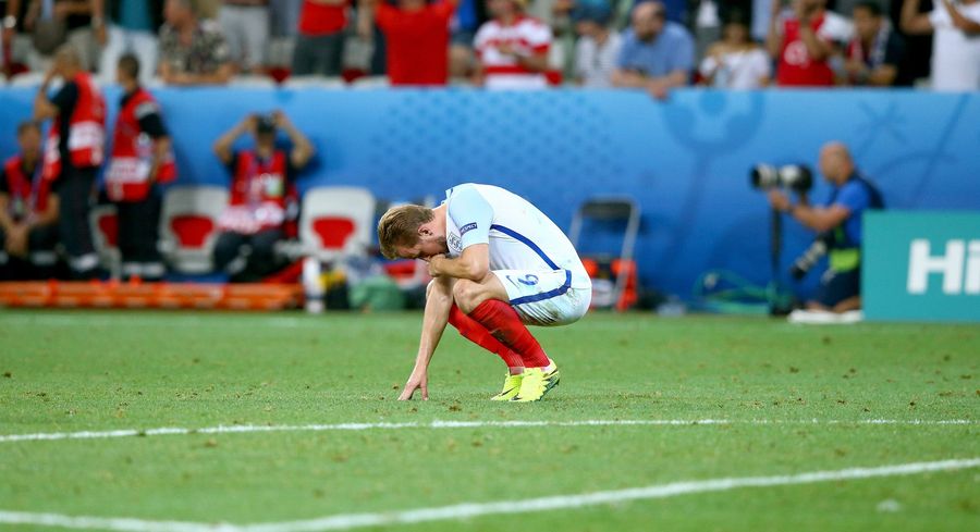 Harry Kane's Futile Free Kick Against Iceland Gets The Roasting It Deserves