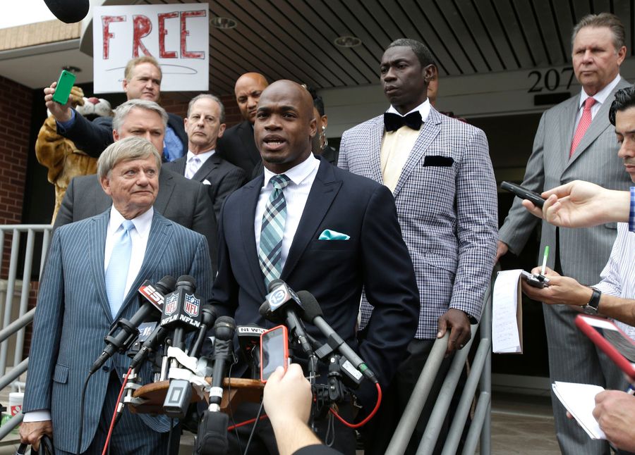 Report: NFL Rejected Immediate Reinstatement For Adrian Peterson