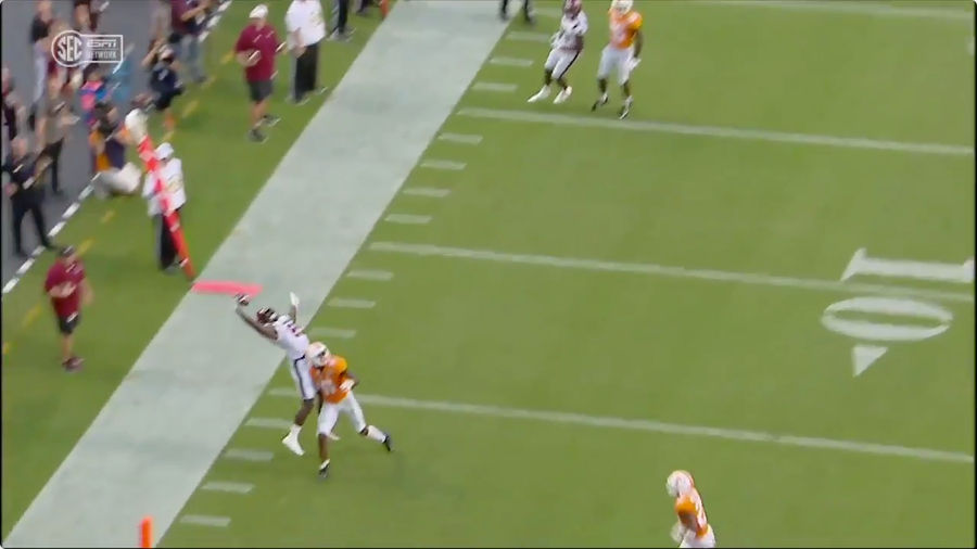 Here's A Fabulous One-Handed Catch That Defies Gravity And Our Collective Understanding Of The Human Body