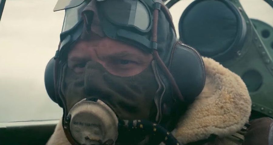 Christopher Nolan, Please Stop Hiding Tom Hardy's Big Beautiful Lips From Us