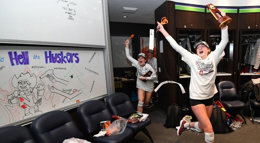 Stanford Apologizes For Volleyball Team's Drawing Of Tree Sticking Up Herbie Husker