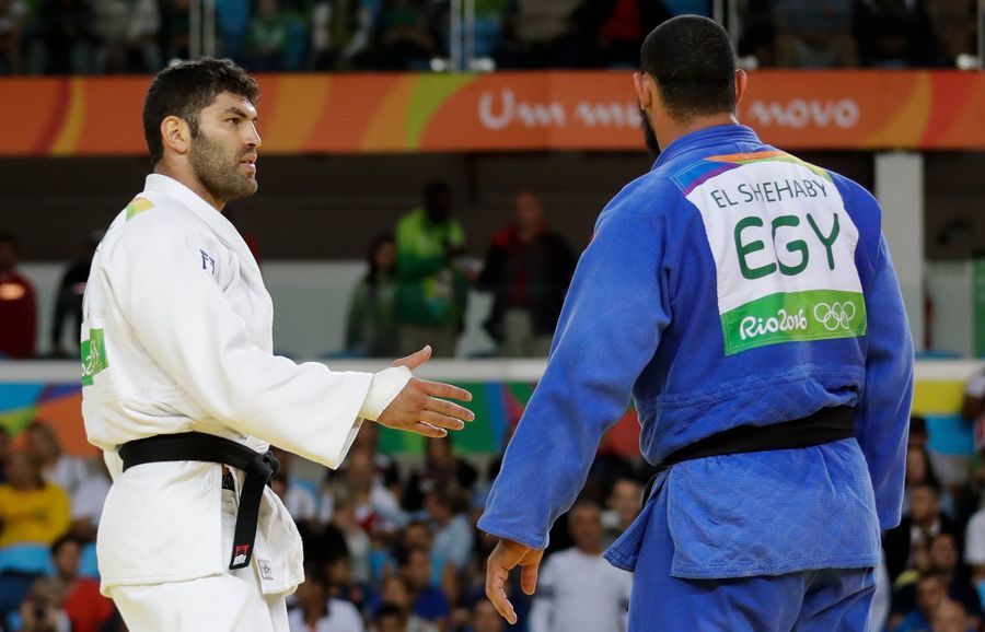 Egyptian Judoka Refuses To Shake Israeli Opponent's Hand