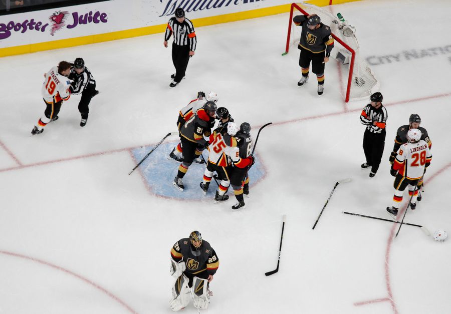 Matthew Tkachuk Sparked A Big Ol' Scrum By Being Matthew Tkachuk<em></em><em></em>