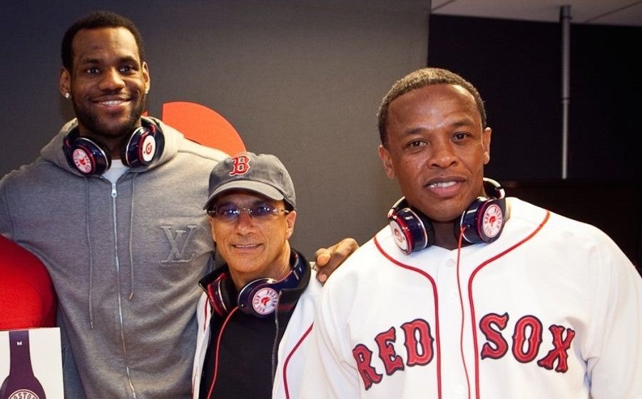 Report: LeBron James Made $30 Million From Apple&#39;s Purchase Of Beats