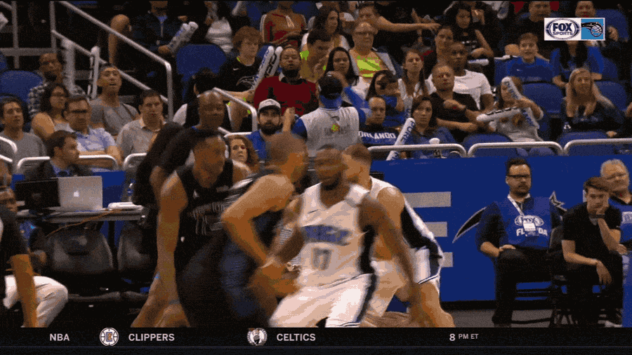 Dwight Howard Seemingly Forgets That You're Allowed To Jump In Basketball