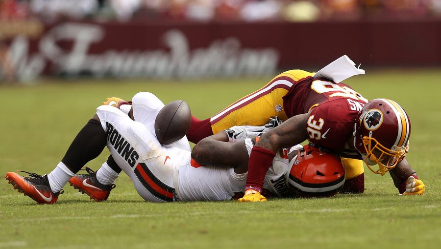 Report Disputes That Skins LB Su&#39;a Cravens Needs Glasses &quot;For A Very Long Time&quot; After Concussion<em></em>