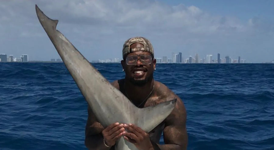 Von Miller Avoids Charges For Bloody Shark Photo; Boat Owner Gets Two Counts