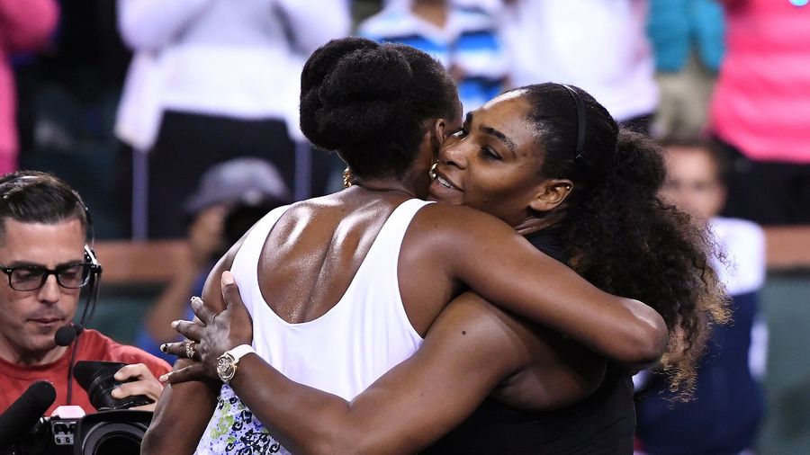 Venus Williams Beats Serena 6-3, 6-4 At Indian Wells