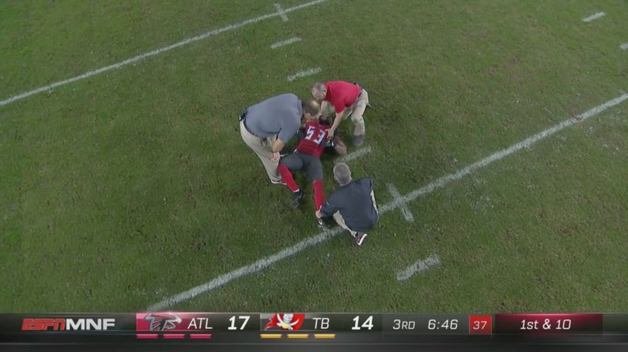 Bucs LB Adarius Glanton Carted Off After Gross Leg Break [Graphic]