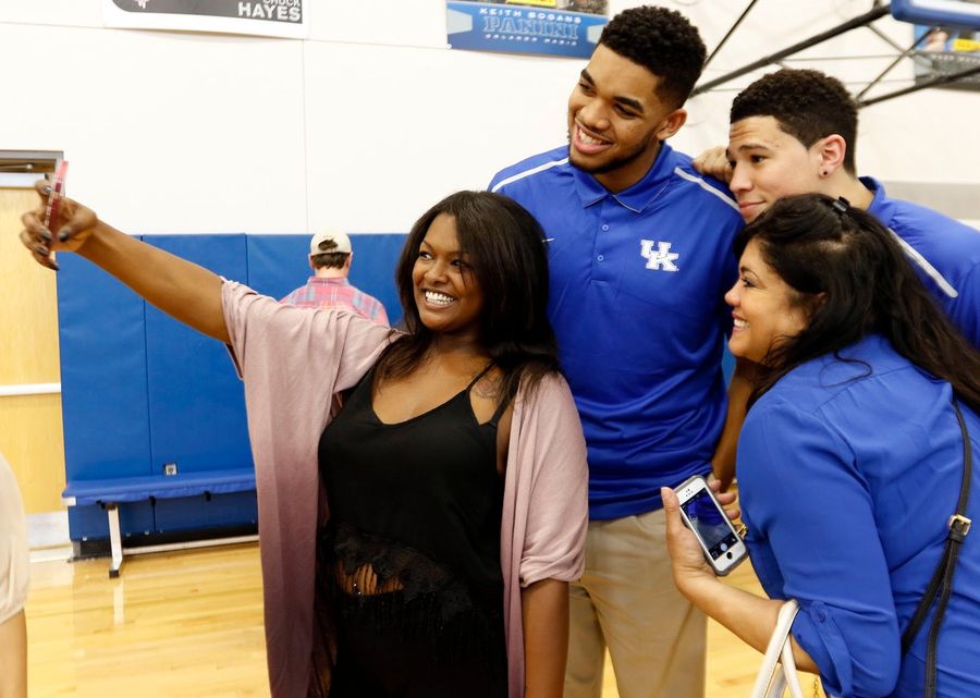Karl-Anthony Towns tells of unimaginable loss of seven family members due to COVID-19, including his mother