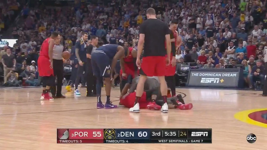 Rodney Hood Leaves Game After Injuring His Knee On A Screen From Torrey Craig