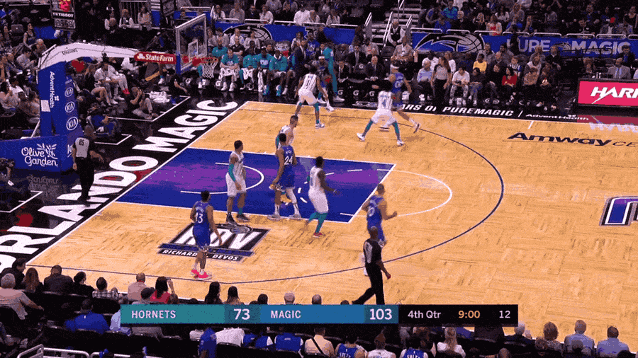 Terrence Ross Committed A Dunk Murder On Willy Hernangomez
