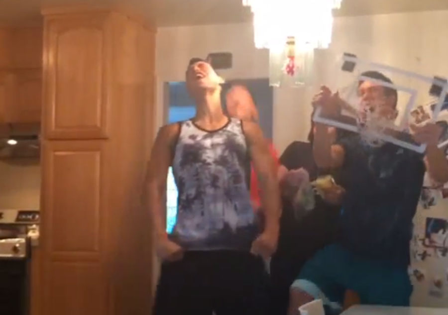 Jeremy Lin Expertly Dunk Cams His Mom