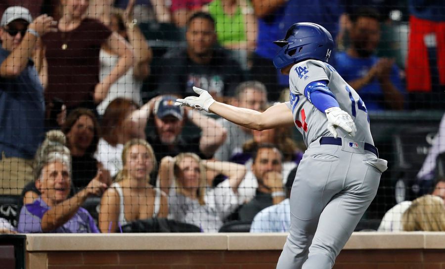 Enrique Hernandez Gets Heckled, Smacks Home Run, Blows Kisses At Hecklers