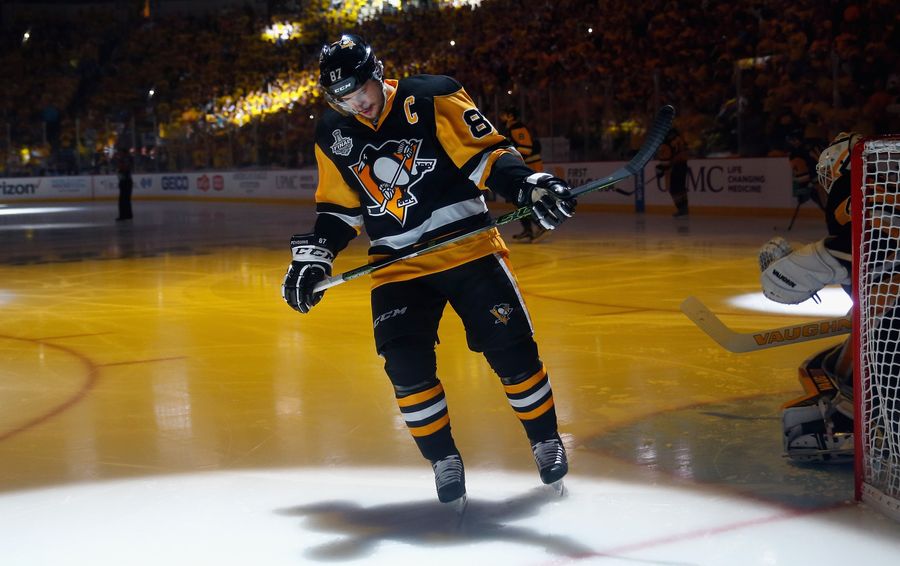 Logan Couture Accuses Sidney Crosby Of &quot;Cheating&quot; On Faceoffs