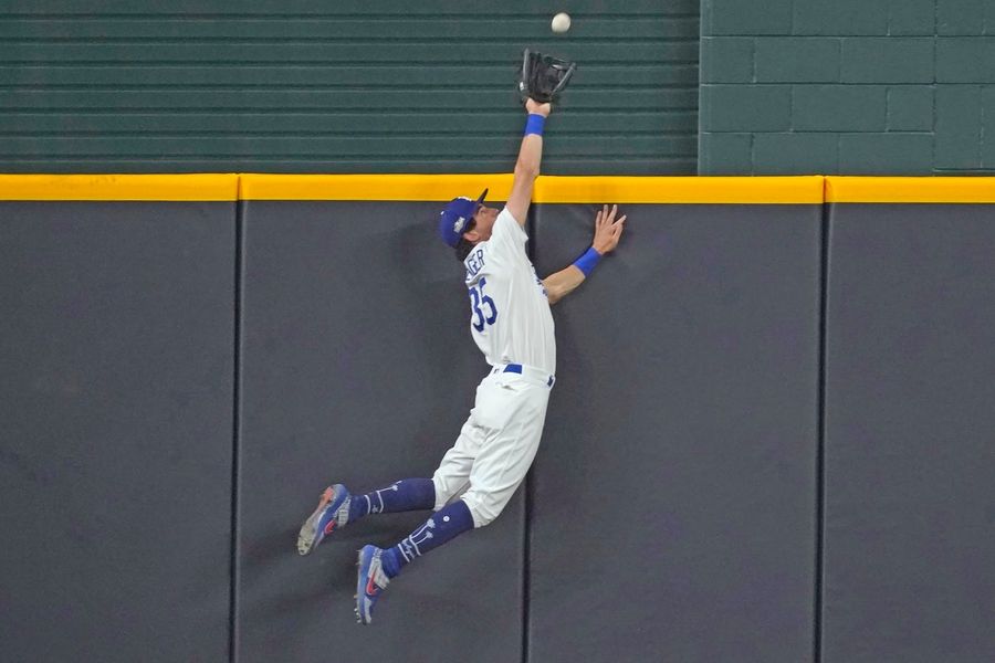 MLB Playoffs gets signature moment in 'Bellinger-robs-Tatis' — the problem is sport doesn't have enough of them